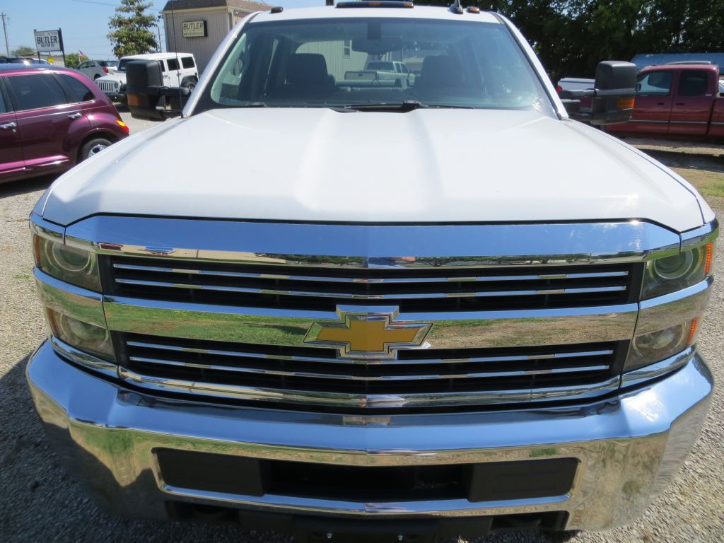 2018 Chevrolet Silverado 1500 Image 2
