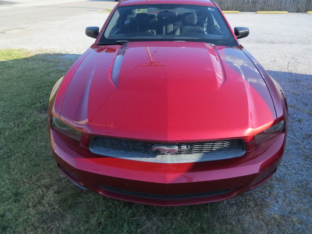 2011 Ford Mustang Image 2