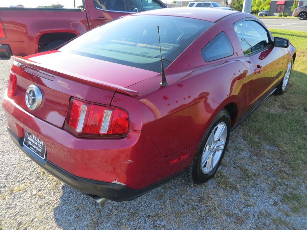 2011 Ford Mustang Image 4