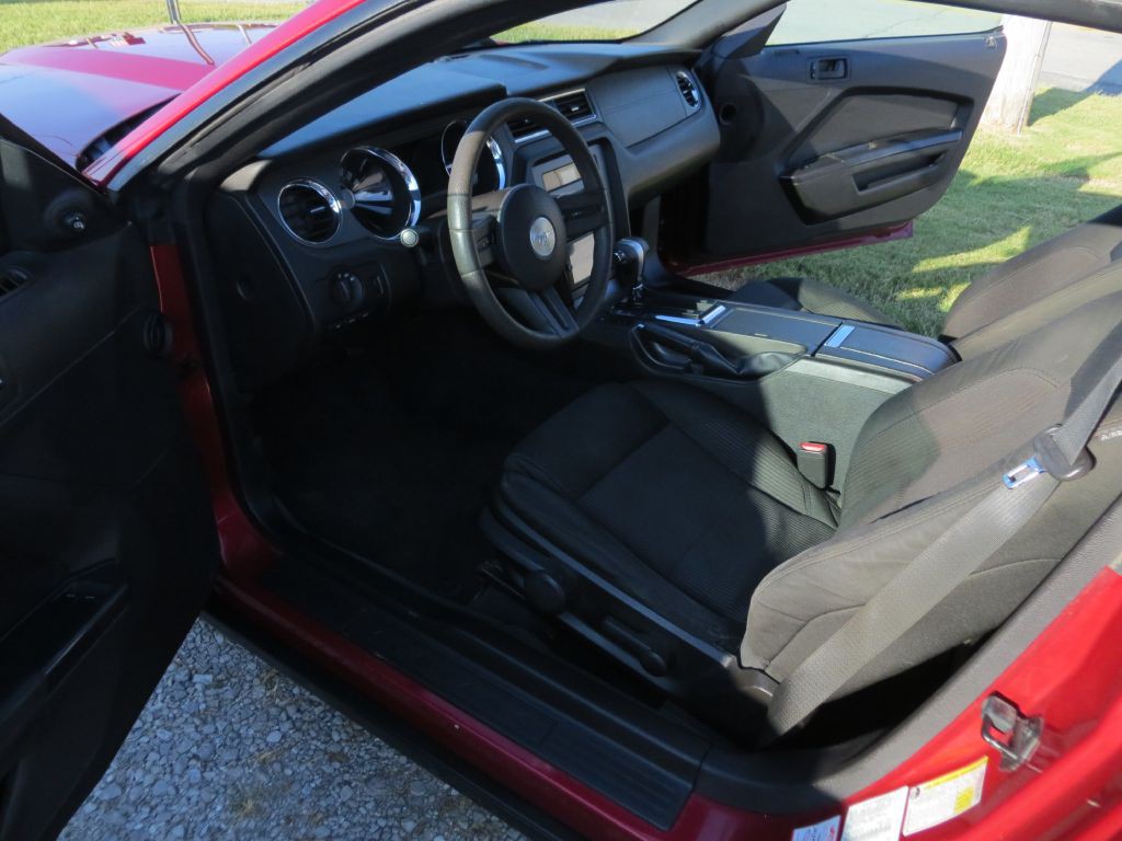 2011 Ford Mustang Image 7
