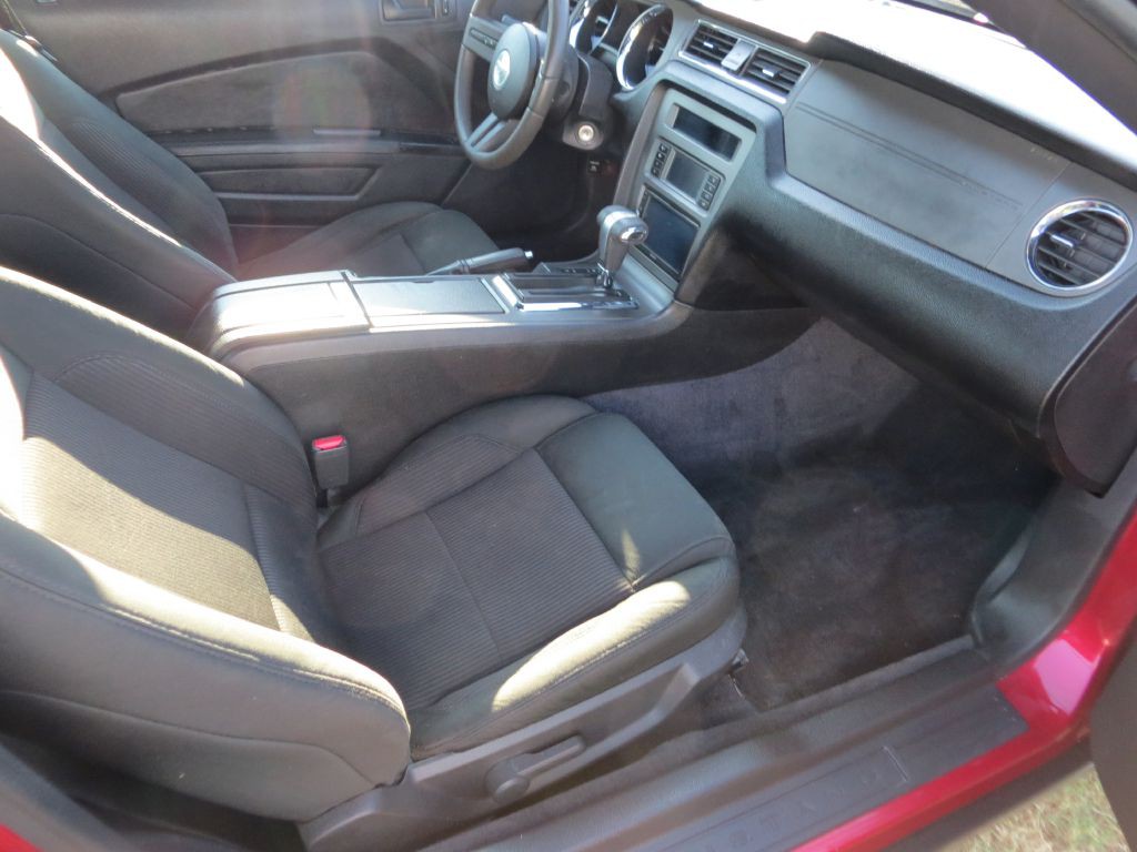 2011 Ford Mustang Image 8