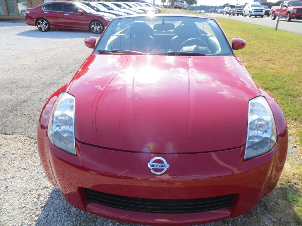 2005 Nissan 350Z Image 2