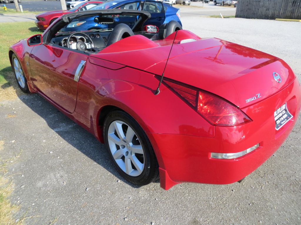 2005 Nissan 350Z Image 4