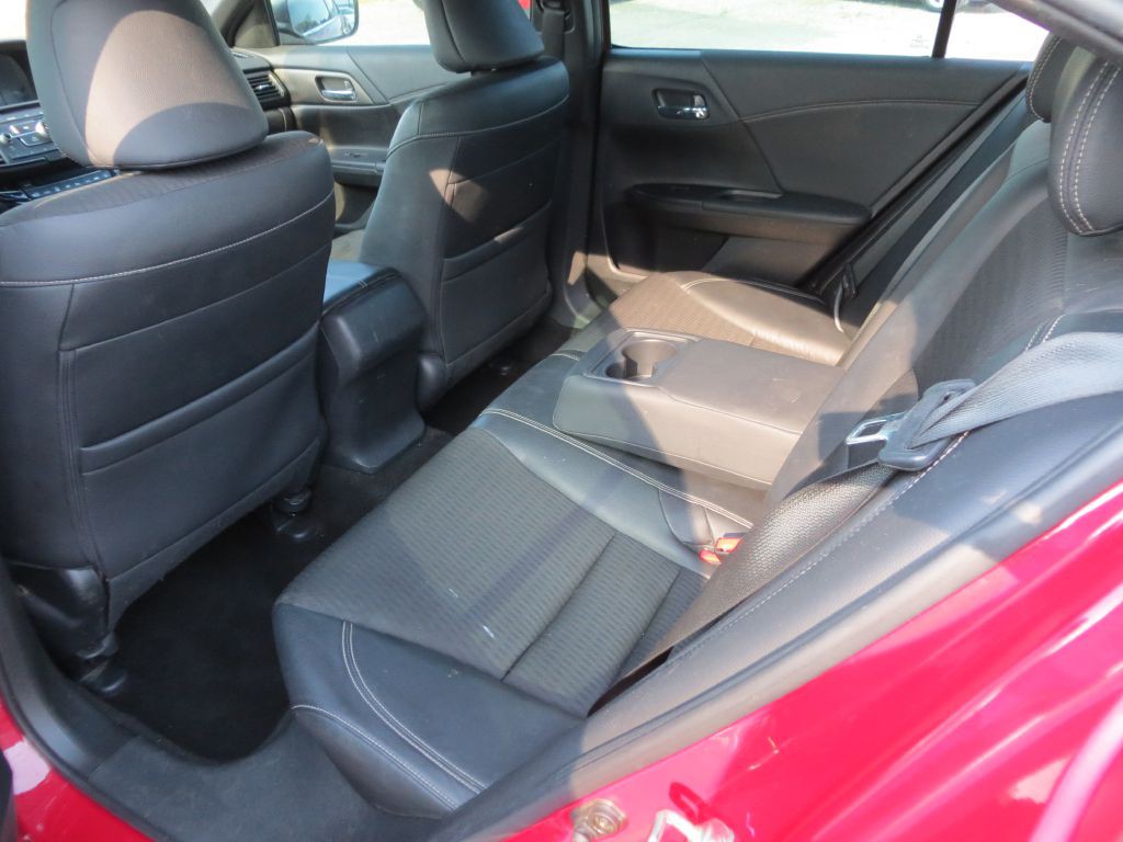 2017 Honda Accord Image 8