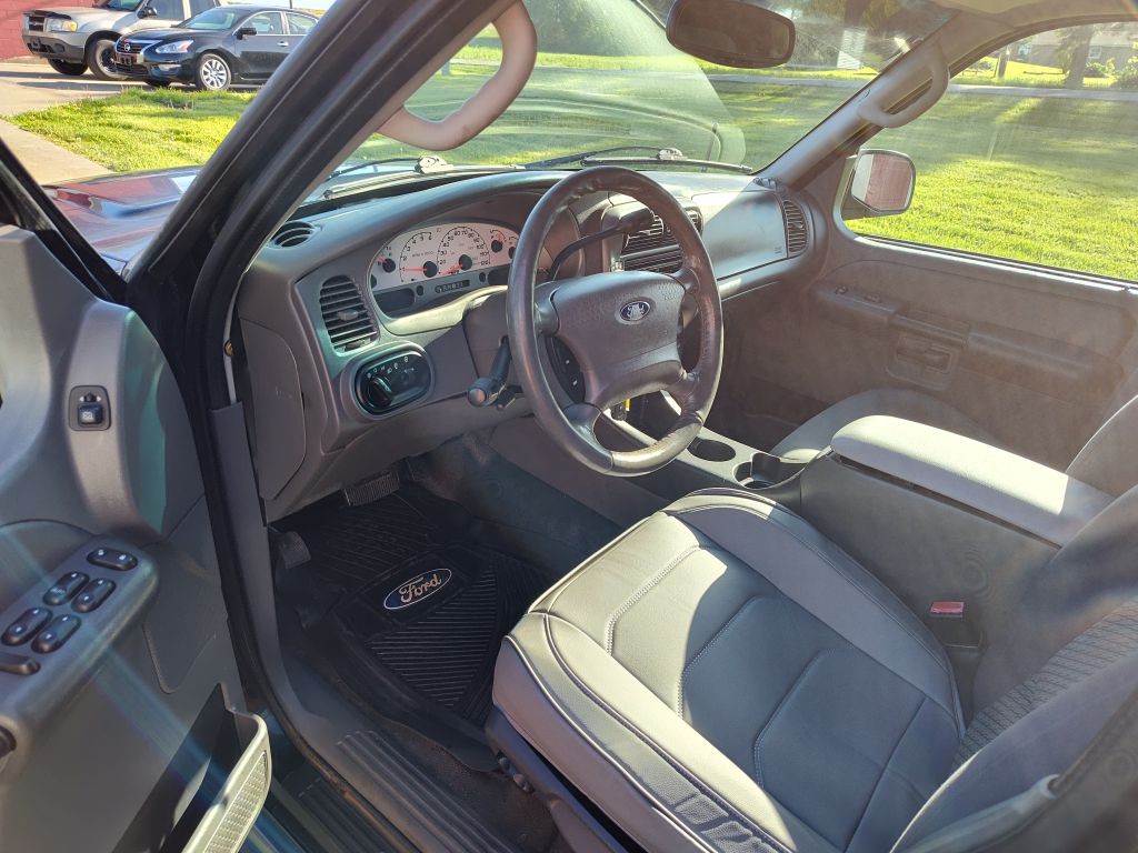 2005 Ford Explorer Image 5