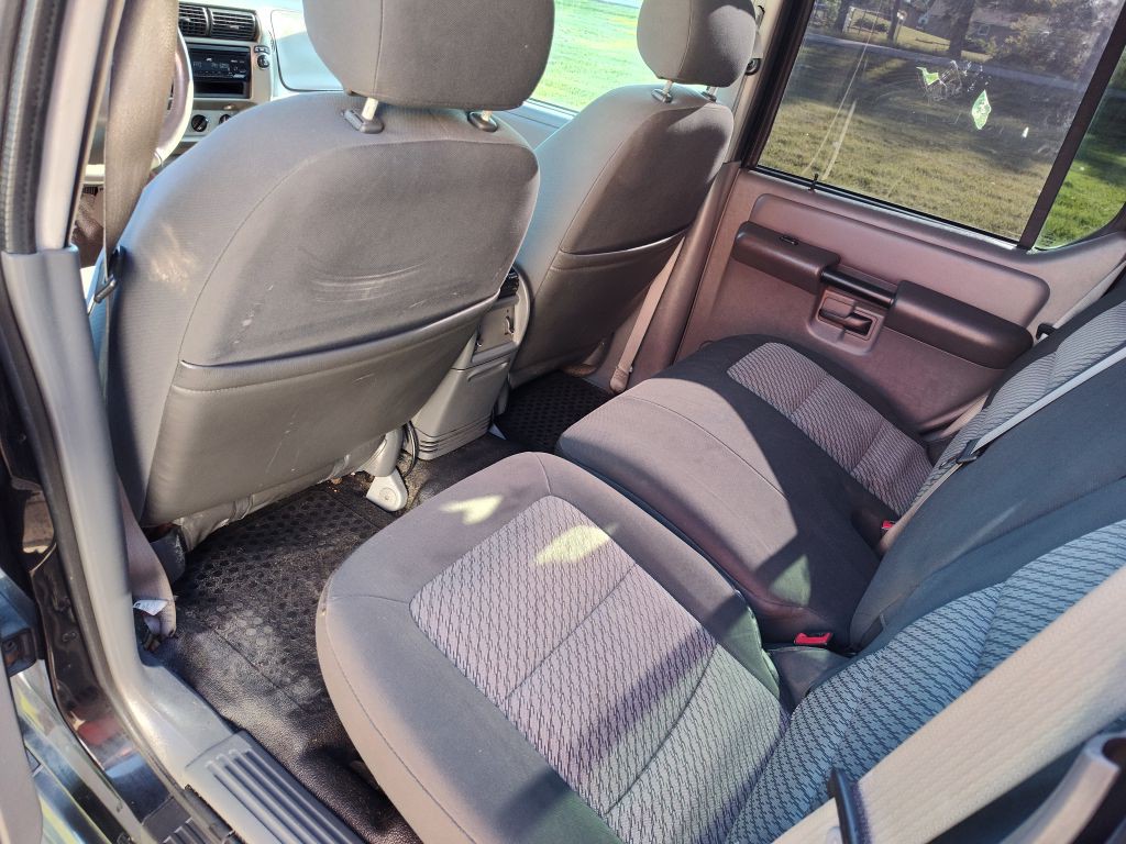 2005 Ford Explorer Image 6
