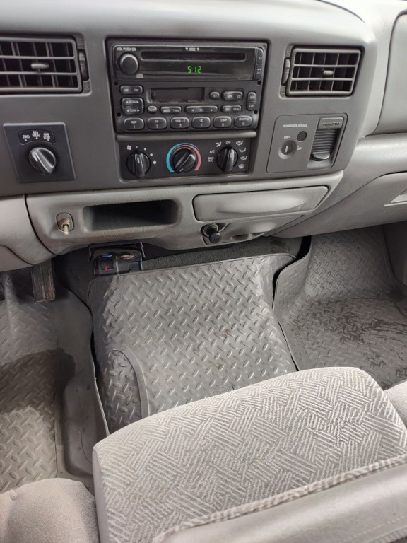 2004 Ford F-250 Image 8