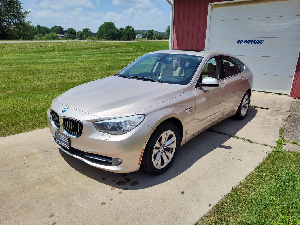 2011 BMW 5 Series Image 1