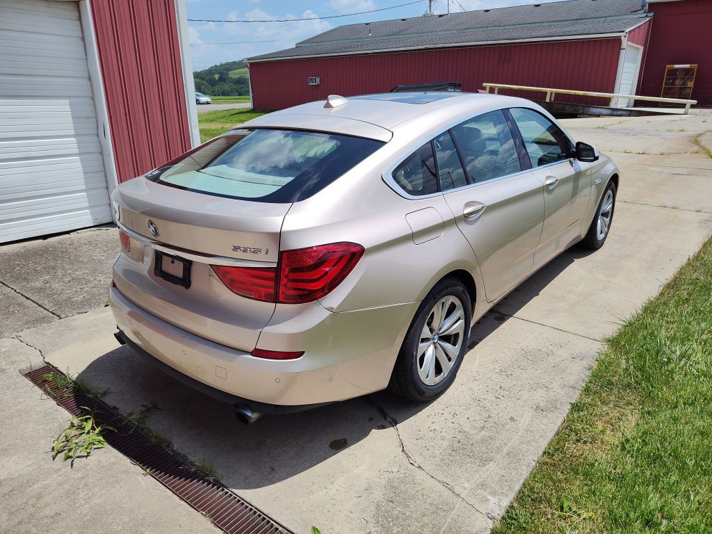 2011 BMW 5 Series Image 3