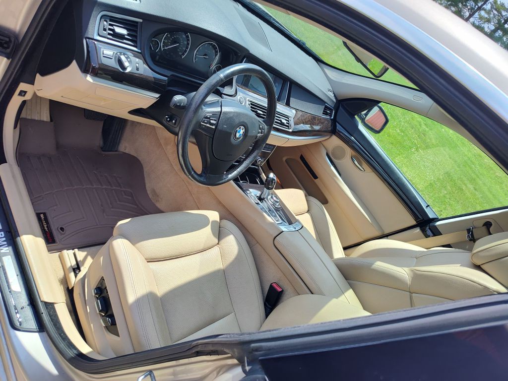 2011 BMW 5 Series Image 5