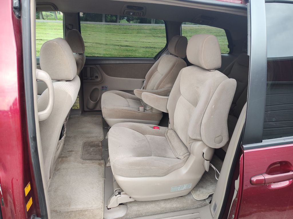 2007 Toyota Sienna Image 6