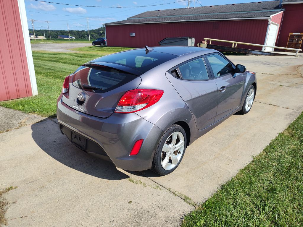 2013 Hyundai Veloster Image 3
