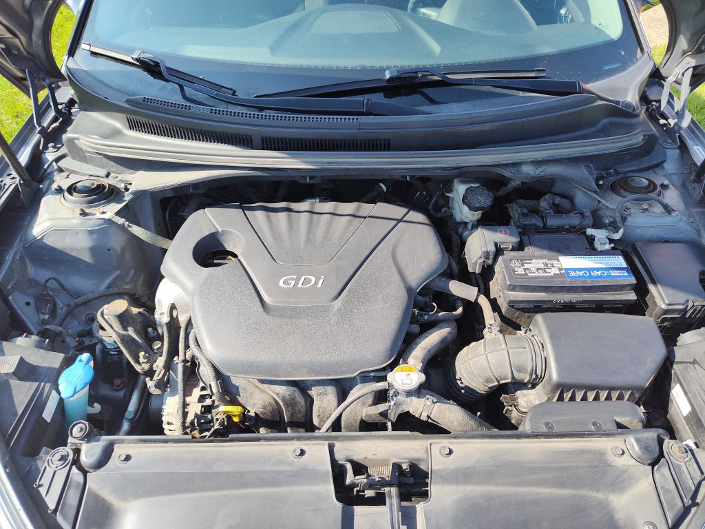 2013 Hyundai Veloster Image 9