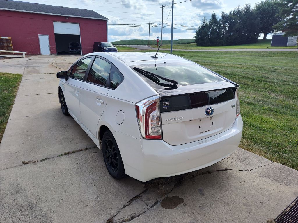 2012 Toyota Prius Image 2