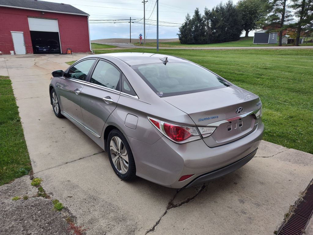 2013 Hyundai Sonata Image 2