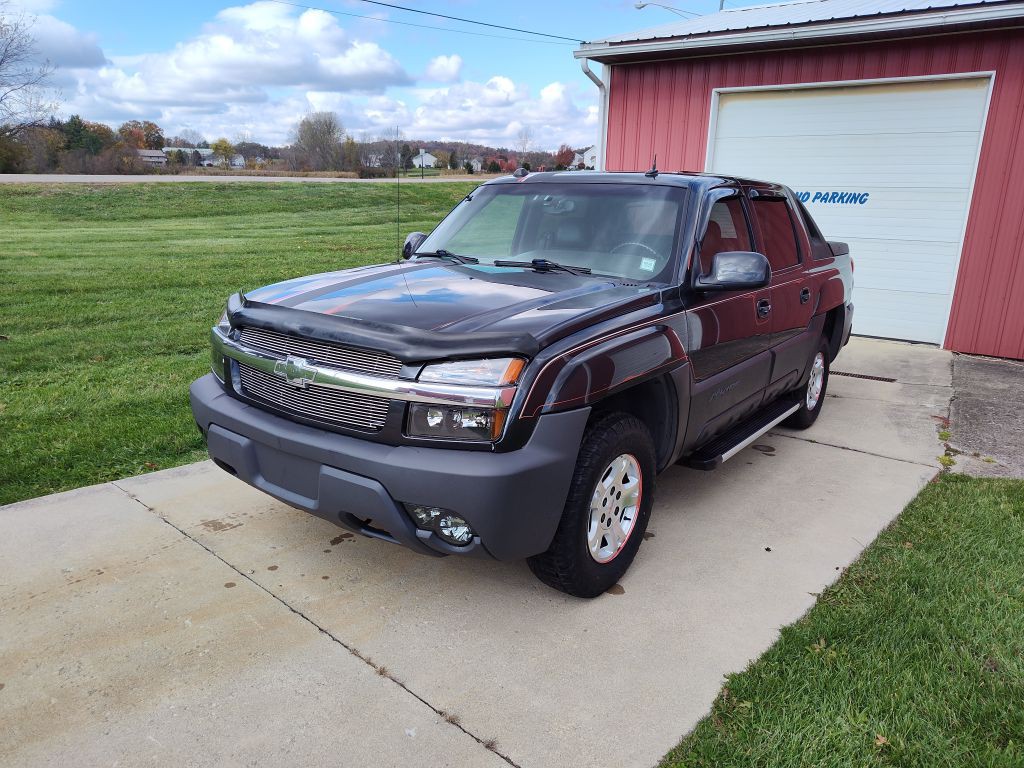 2004 Chevrolet Avalanche Image 1