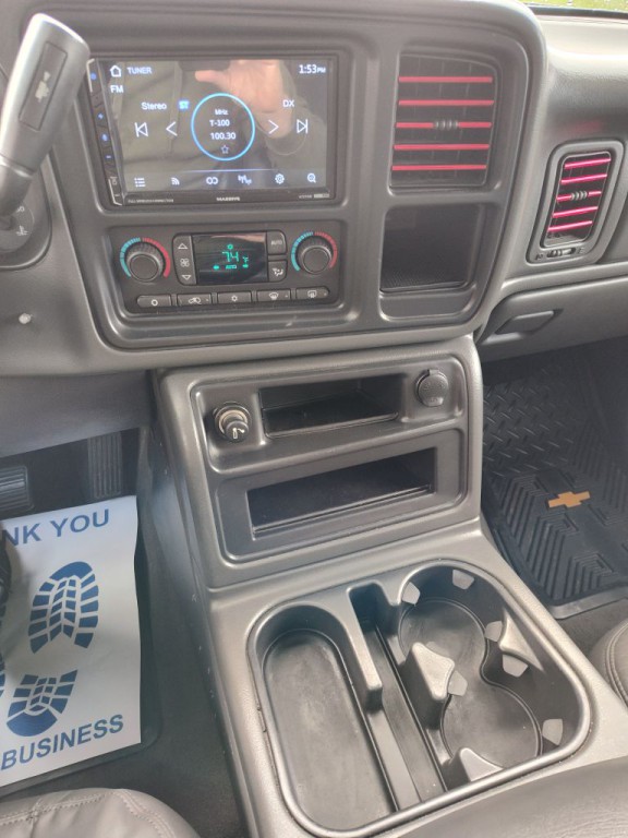 2004 Chevrolet Avalanche Image 8