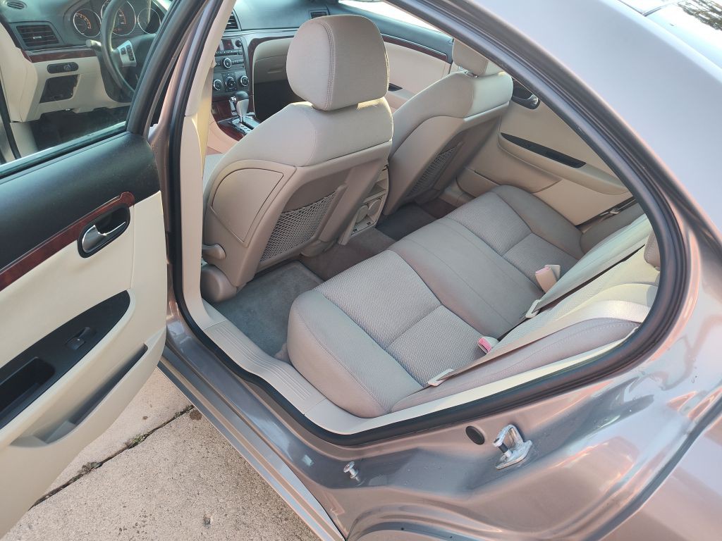 2007 Saturn Aura Image 6