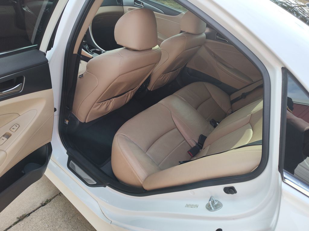 2011 Hyundai Sonata Image 6