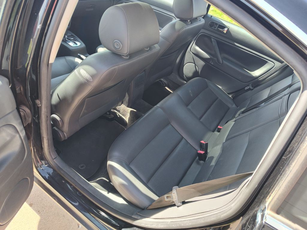 2005 Volkswagen Passat Image 6