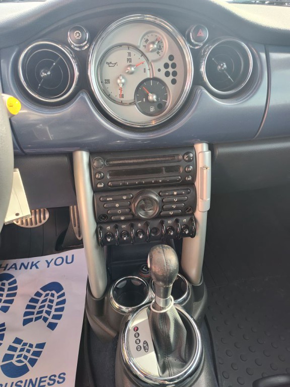 2006 MINI Cooper Image 7