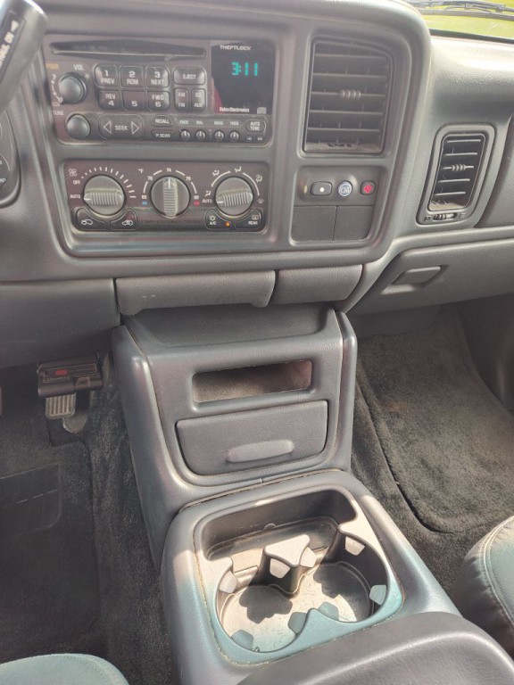 2002 Chevrolet Avalanche Image 8