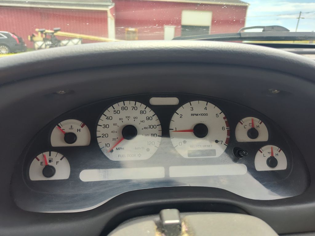 2000 Ford Mustang Image 7