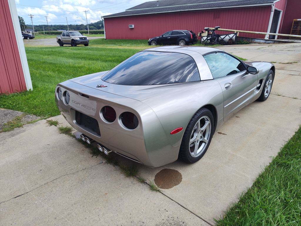 2000 Chevrolet Corvette Image 3