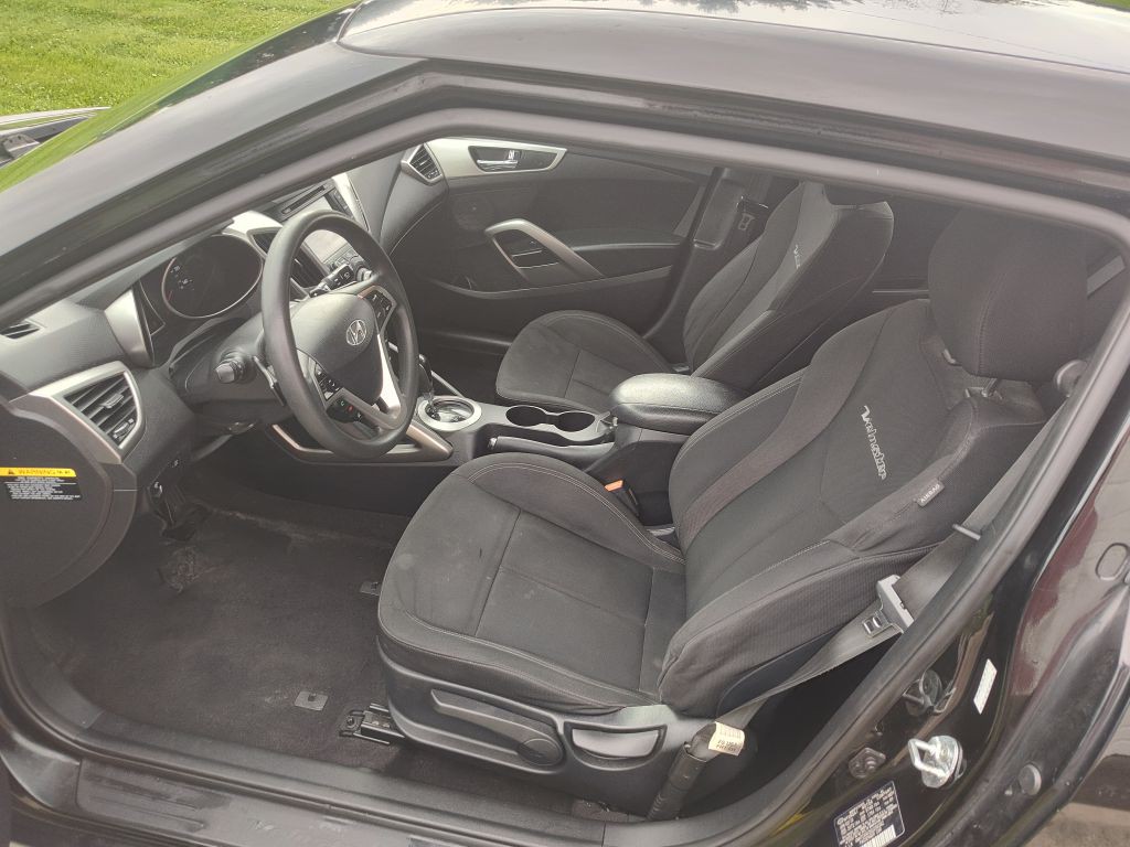 2016 Hyundai Veloster Image 5