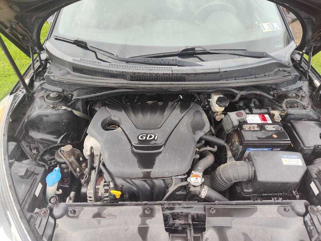 2016 Hyundai Veloster Image 9
