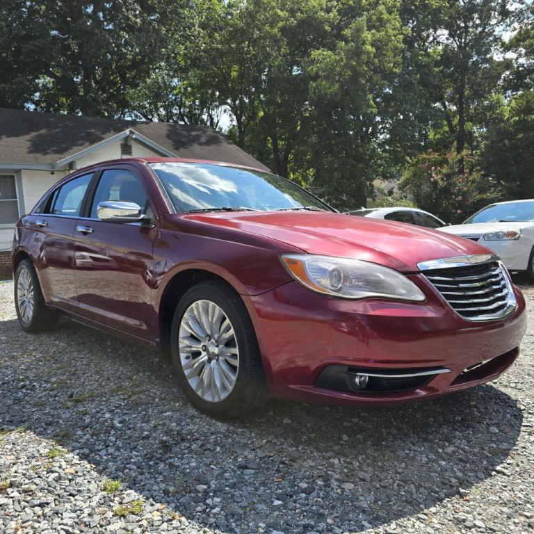 2011 Chrysler 200 Image 3