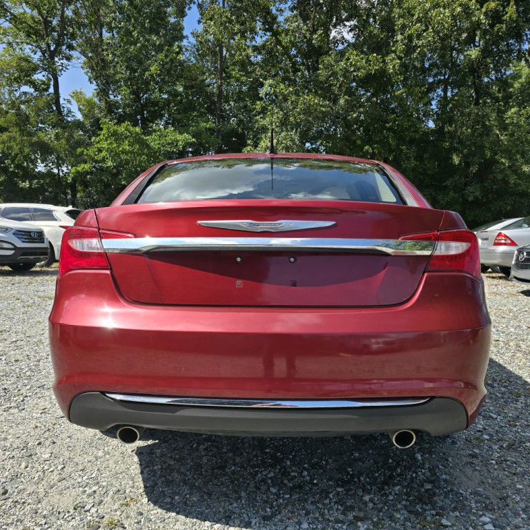 2011 Chrysler 200 Image 5