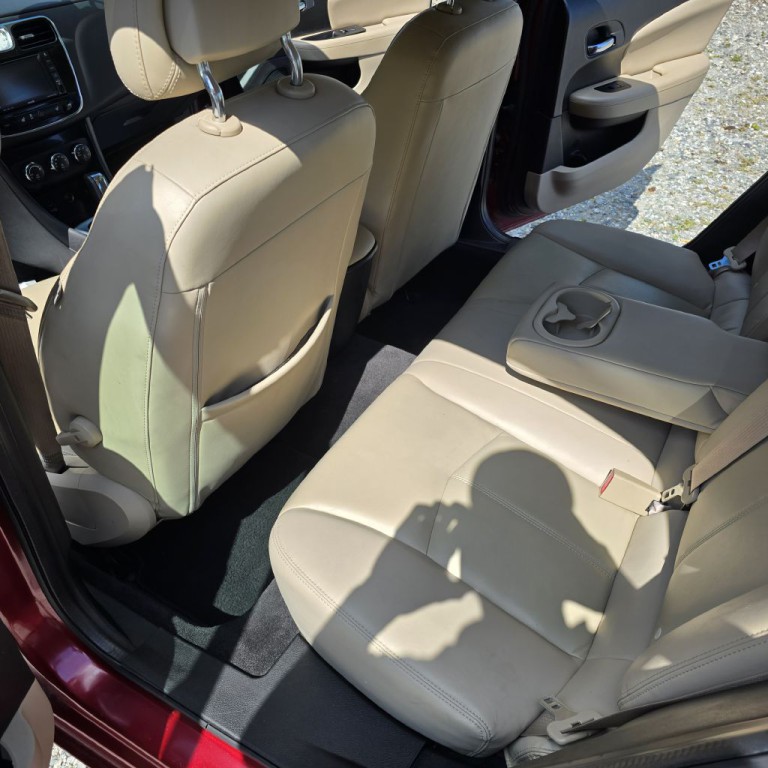 2011 Chrysler 200 Image 10