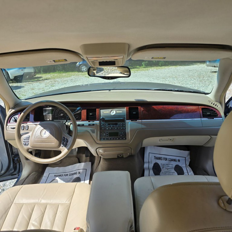 2004 Lincoln Town Car Image 15