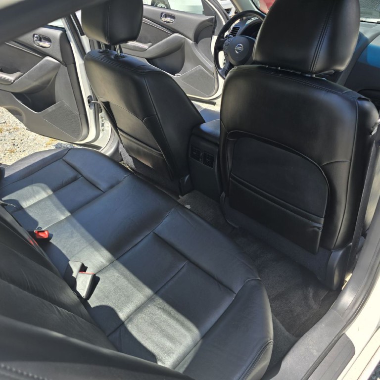 2012 Nissan Altima Image 16