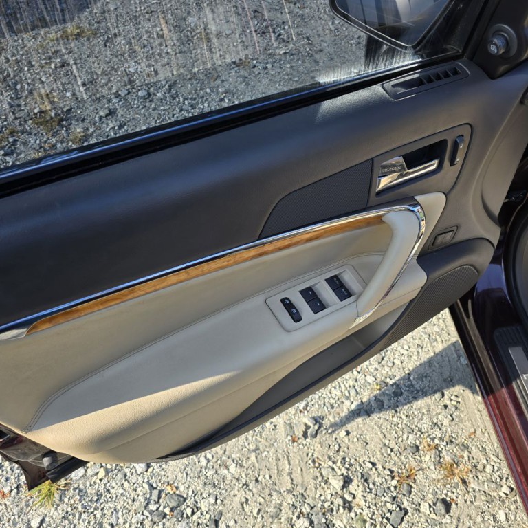 2011 Lincoln MKZ Image 7