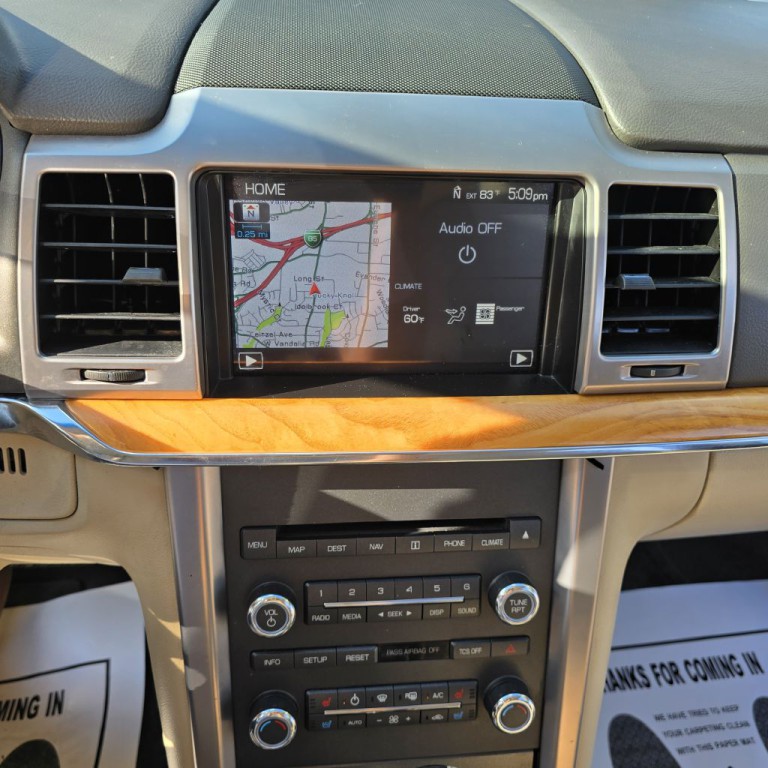 2011 Lincoln MKZ Image 13