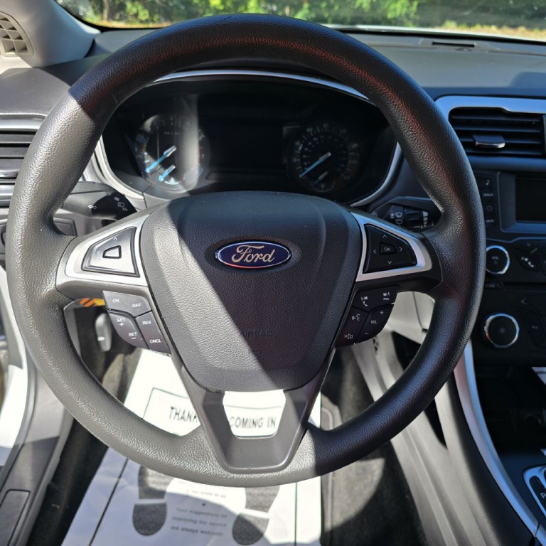 2016 Ford Fusion Image 9