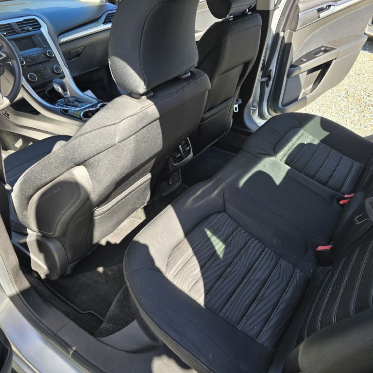 2016 Ford Fusion Image 11