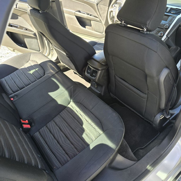 2016 Ford Fusion Image 12