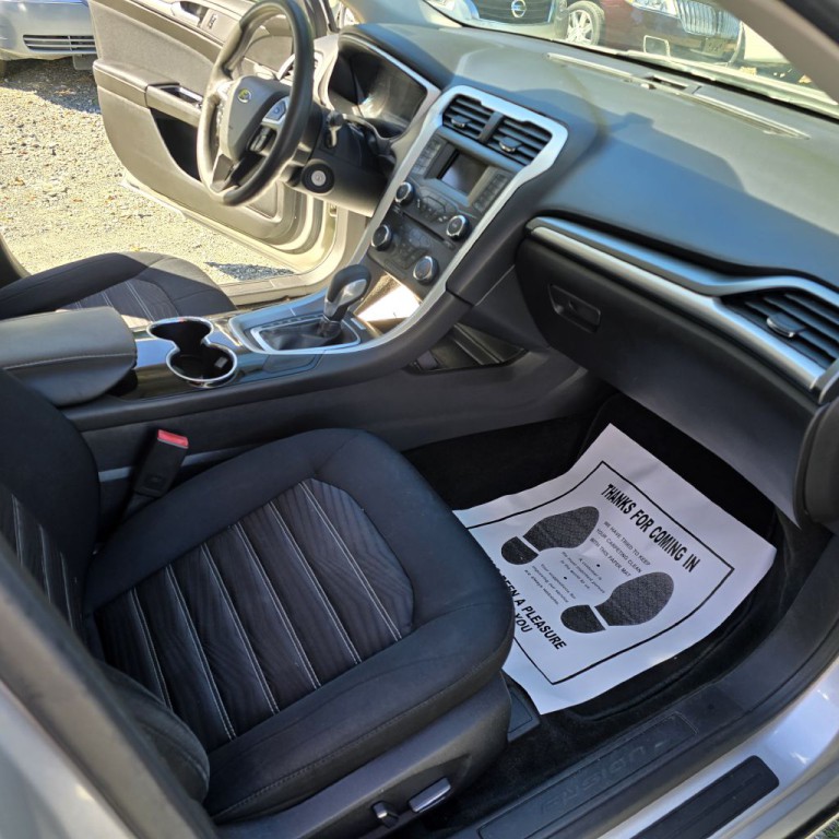 2016 Ford Fusion Image 13