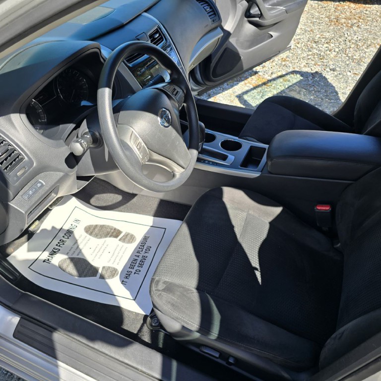 2015 Nissan Altima Image 8