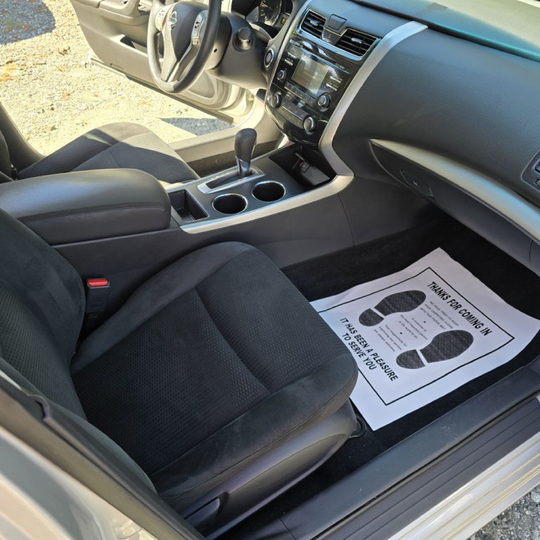 2015 Nissan Altima Image 13