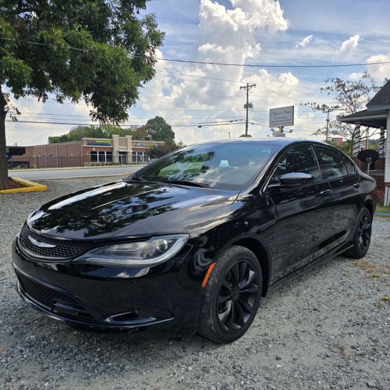2015 Chrysler 200 Image 2