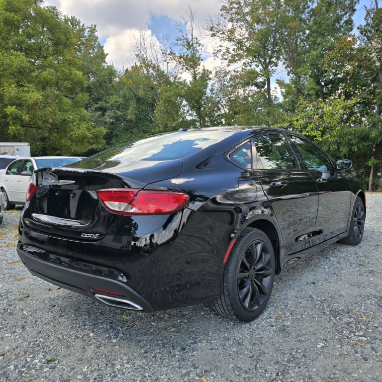 2015 Chrysler 200 Image 4