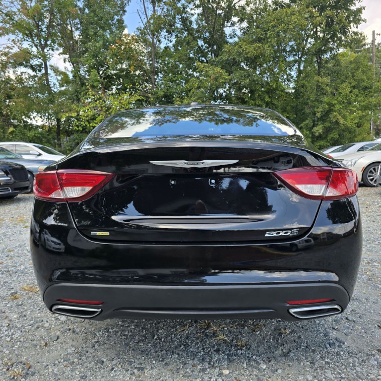 2015 Chrysler 200 Image 6