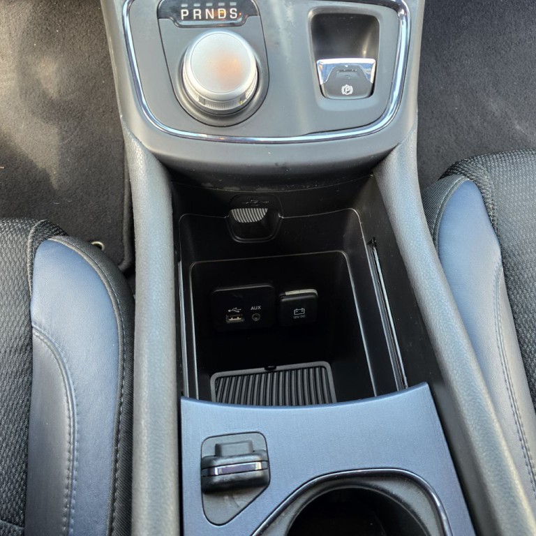 2015 Chrysler 200 Image 12