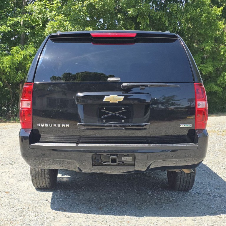 2011 Chevrolet Suburban Image 5