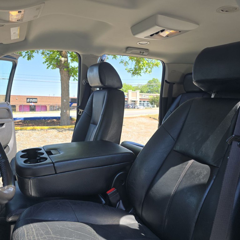 2011 Chevrolet Suburban Image 9