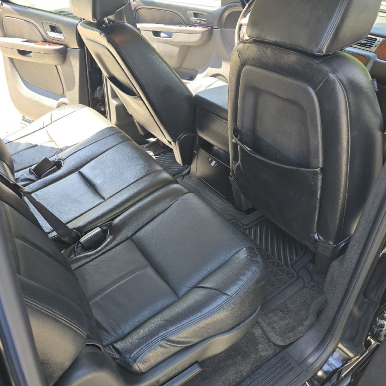 2011 Chevrolet Suburban Image 15
